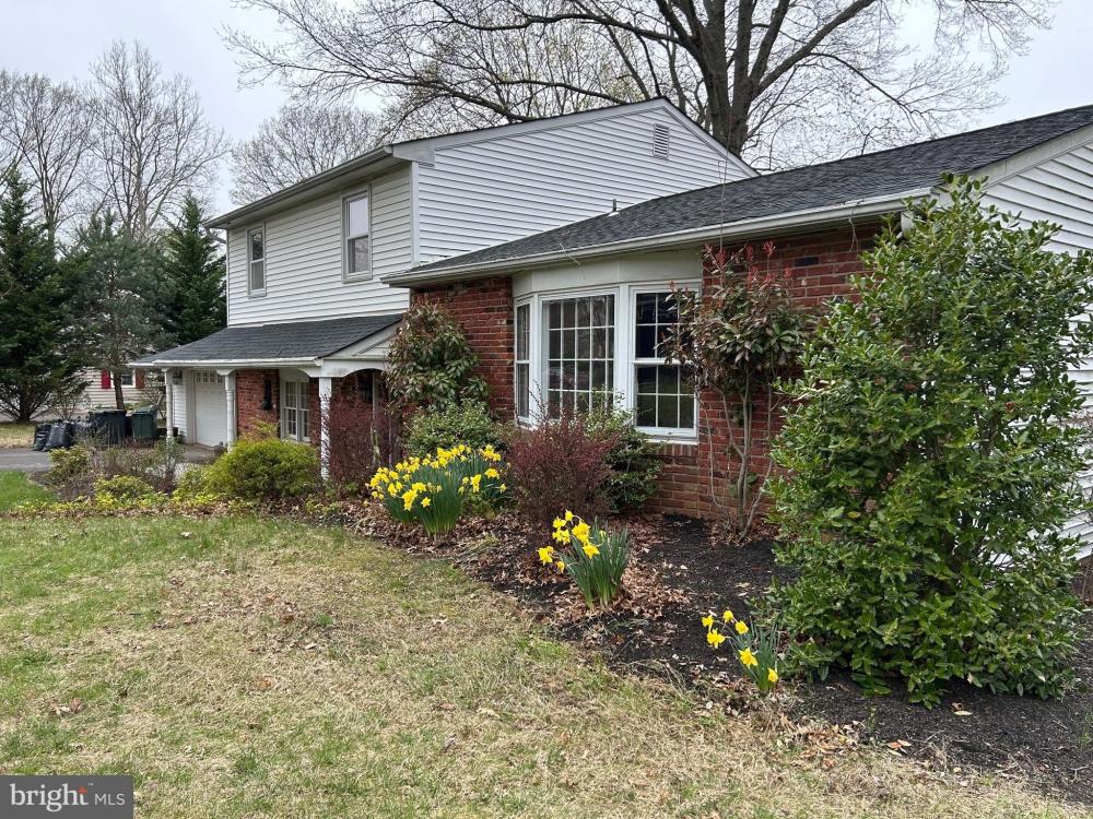 Currently Displayed Property Photo