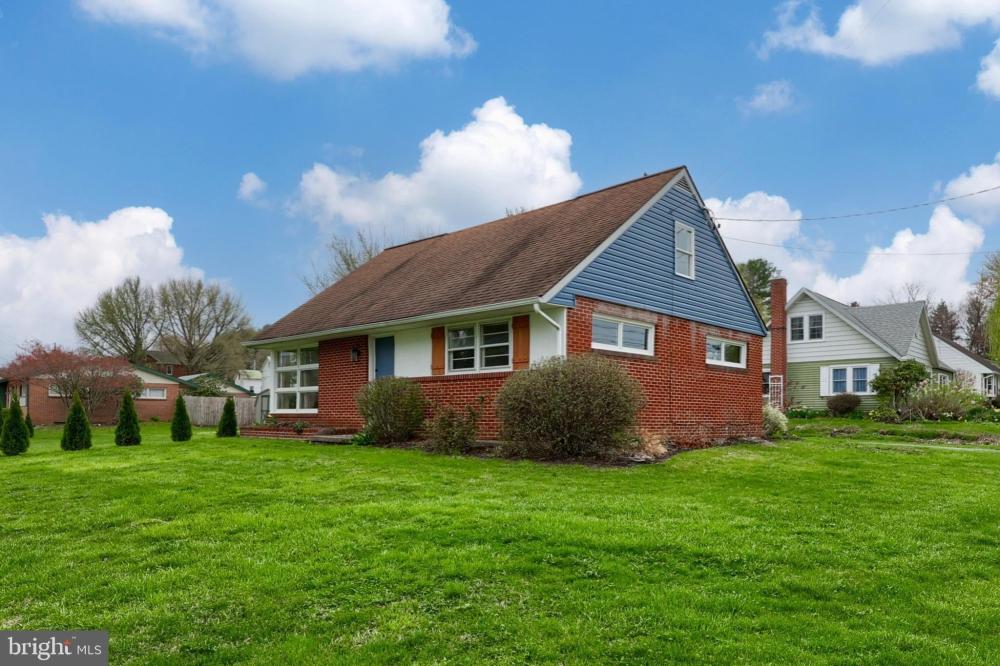 Currently Displayed Property Photo