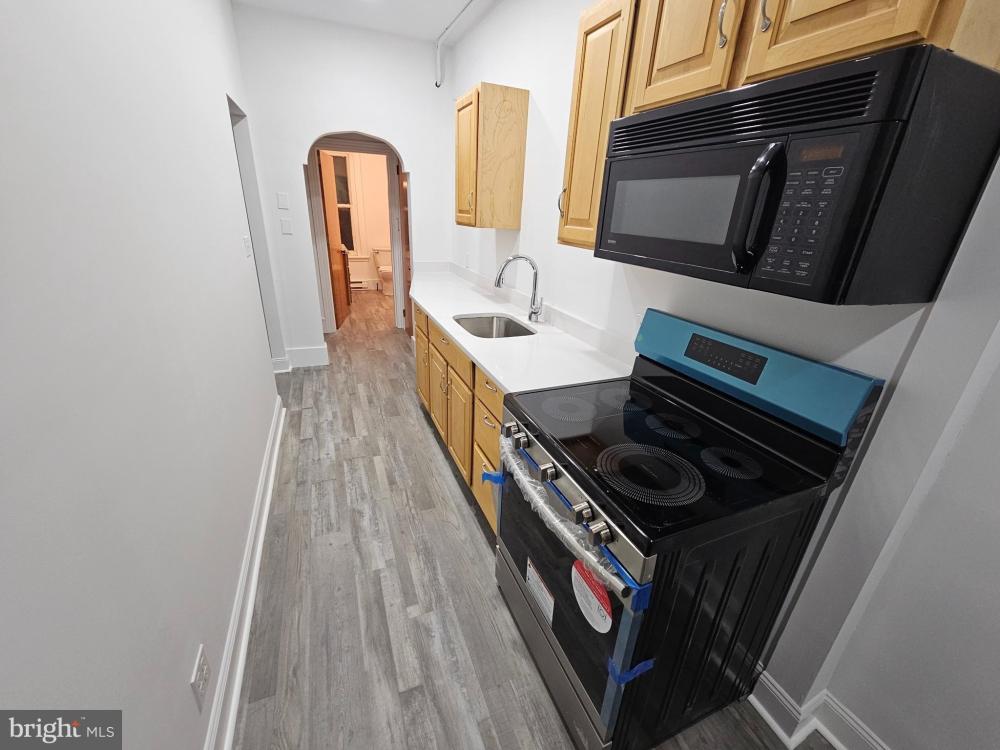Currently Displayed Property Photo