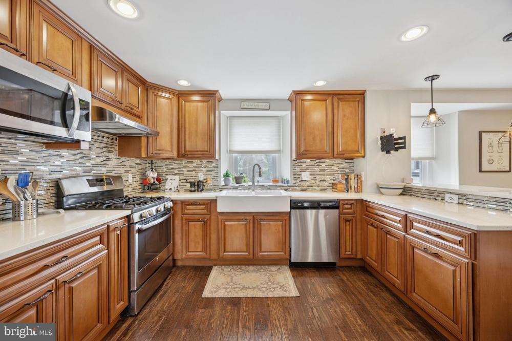 Currently Displayed Property Photo