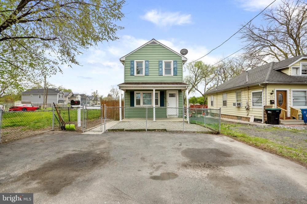 Currently Displayed Property Photo