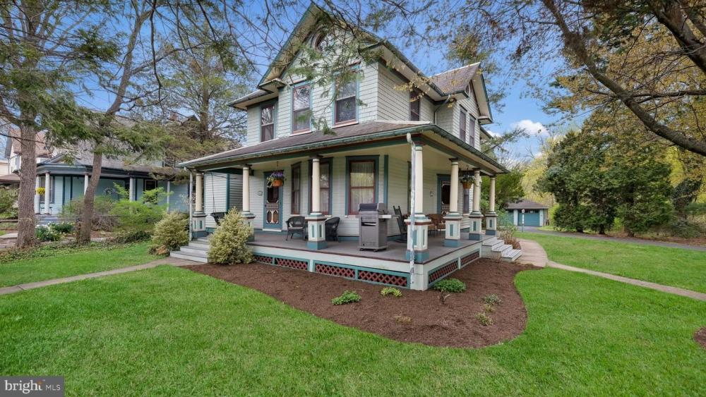 Currently Displayed Property Photo
