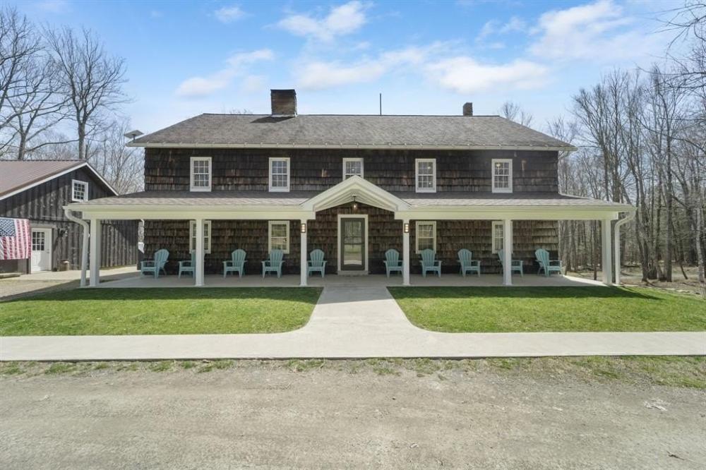 Currently Displayed Property Photo
